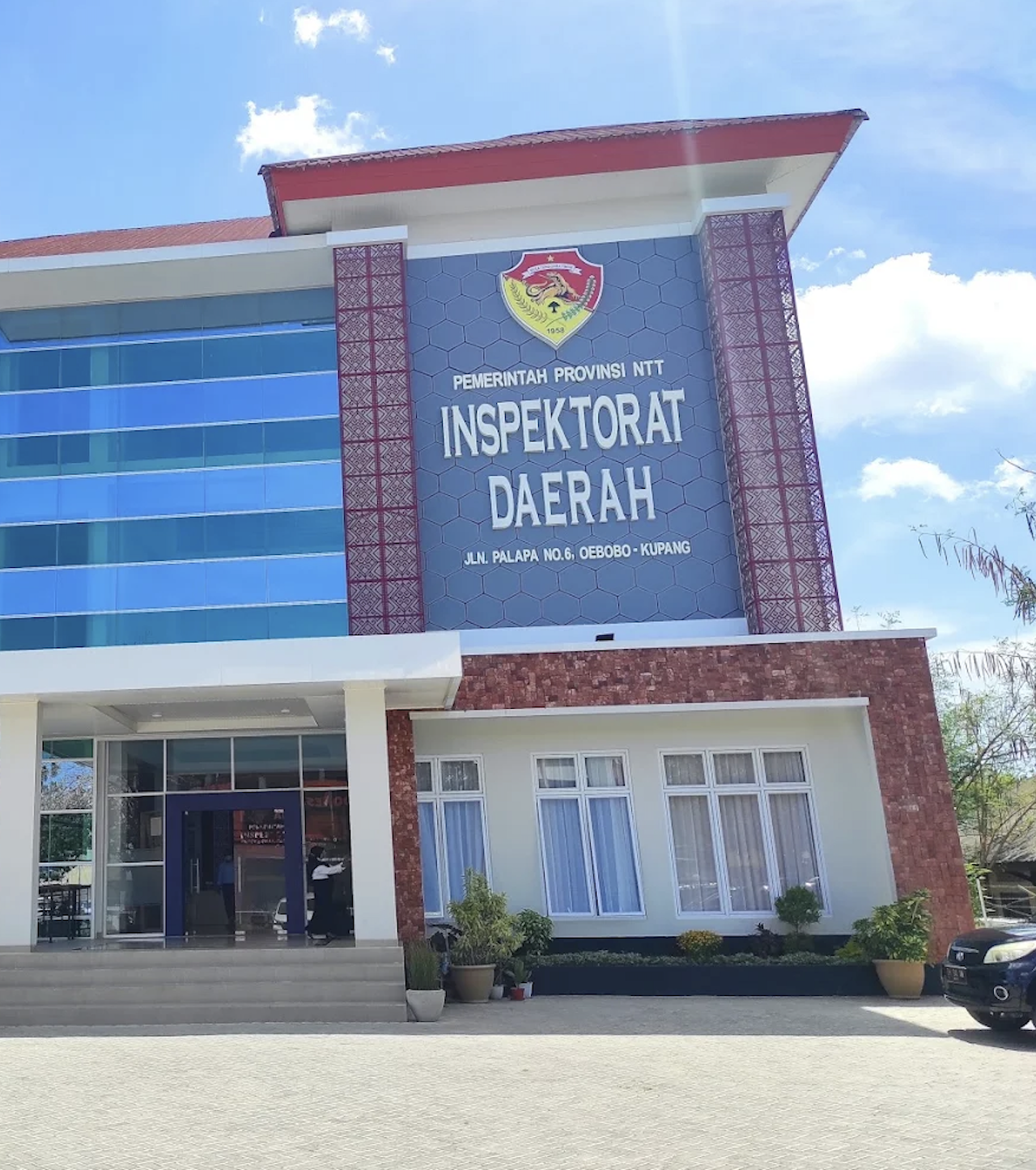 Gambar Latar Kiri