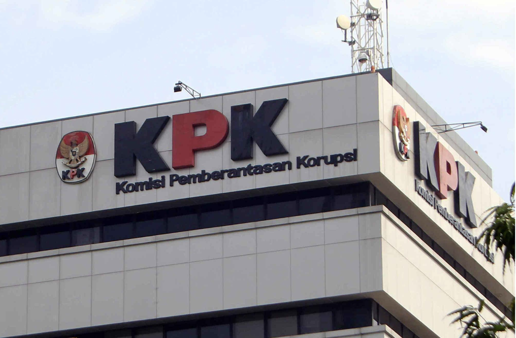 Gambar Latar Kanan Atas